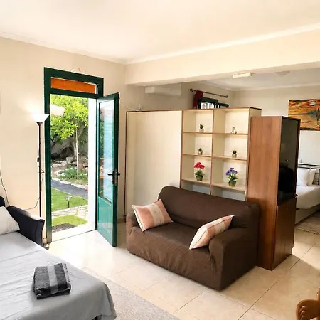 Nefeli's Pensionat 3*