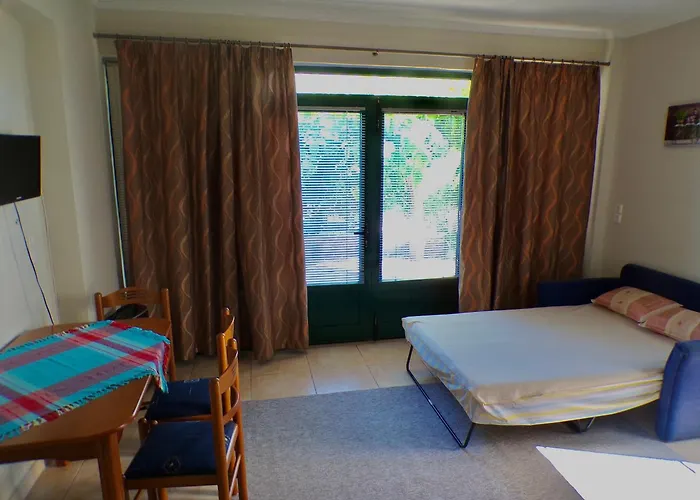 בית הארחה Nefeli's